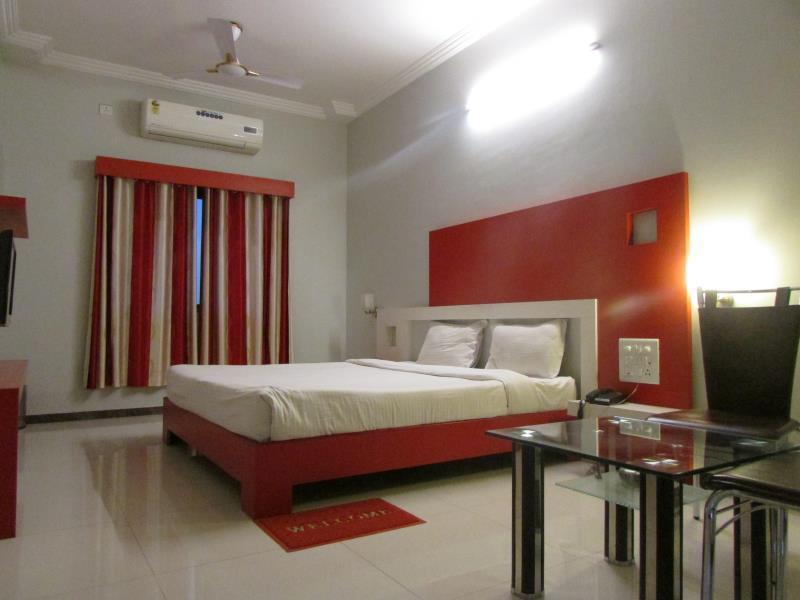Oyo 4316 Hotel Sai Empire Shirdi Zewnętrze zdjęcie